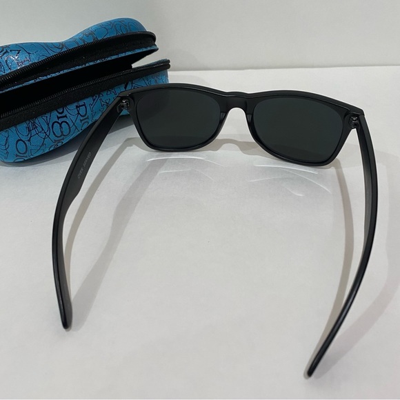 SHEIN Women’s Black & Rainbow Mirror Reflection Round Rectangle Sunglasses - Picture 3 of 3